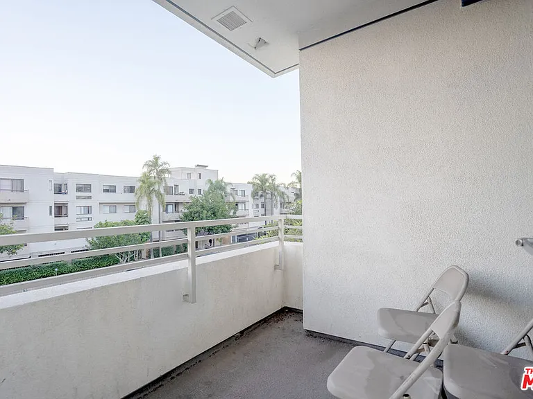 436 S Virgil Ave #312 — Photo 16