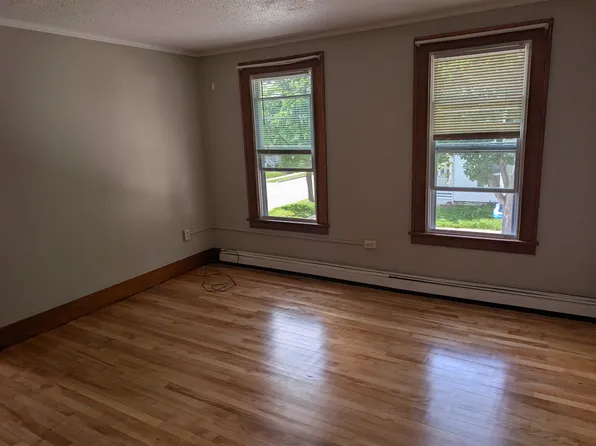 102 1/2 Forest St Floor 2, Rutland, VT 05701