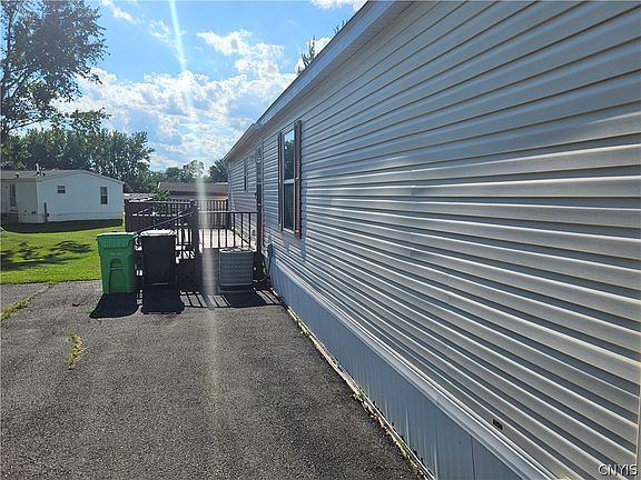 4th image of 523 Patricia Dr