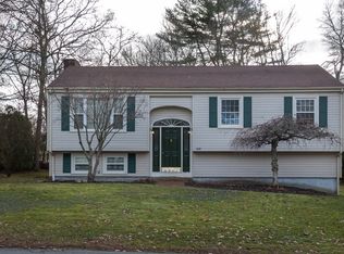 416 Gulf Rd W, Dartmouth, MA 02748