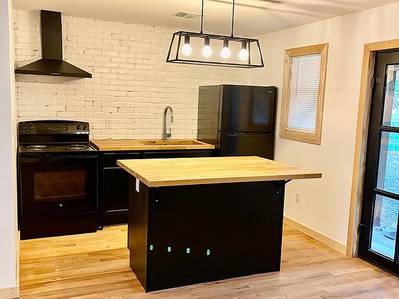 2nd image of 705 Bensdale Rd