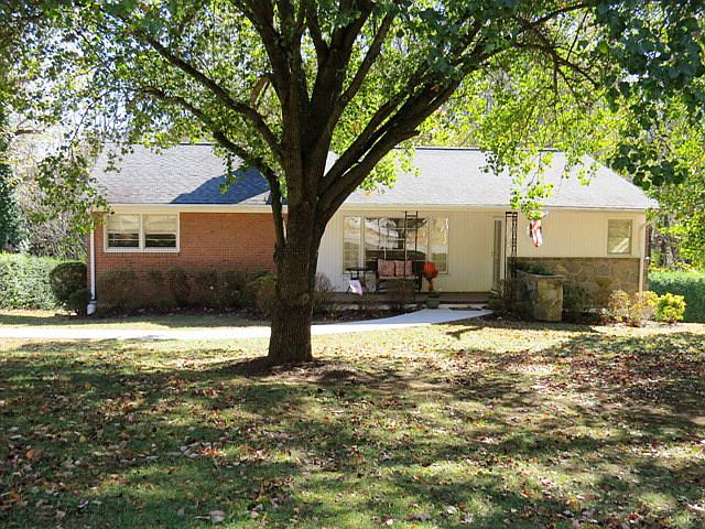 1st image of 705 Windsor Ln