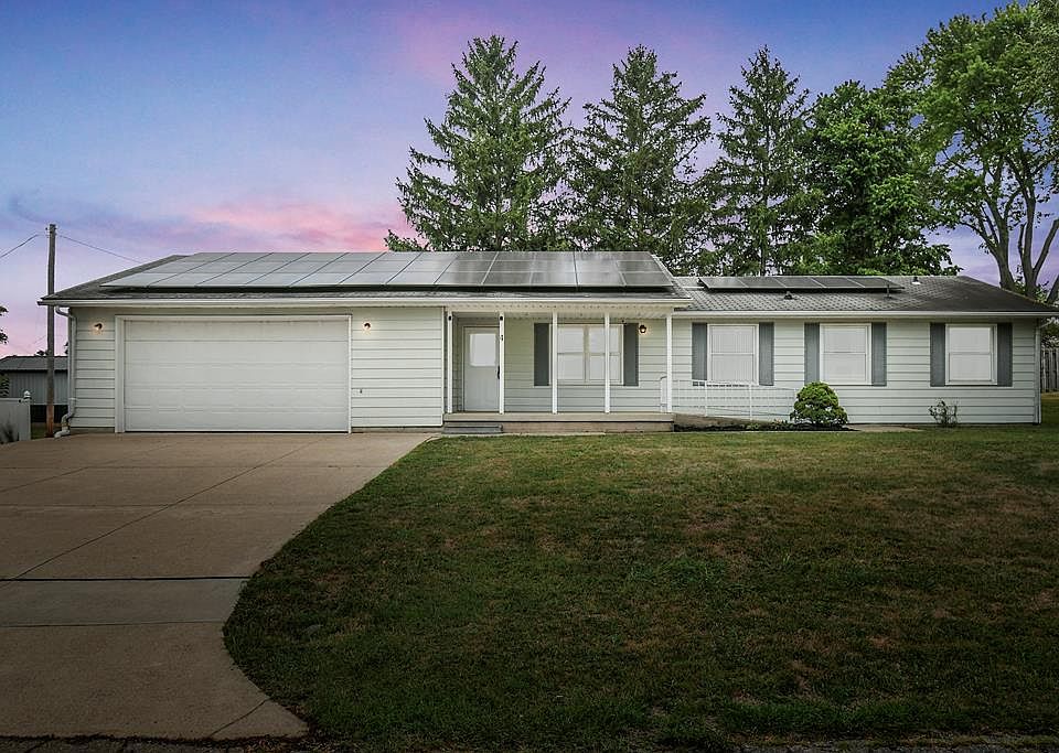 1st image of 4 Lynette Dr