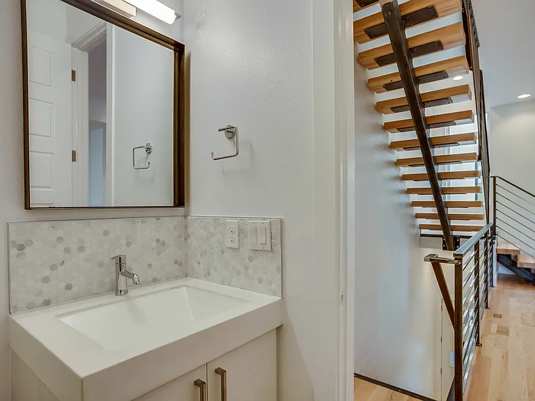 2248 W Powers Ave — Photo 7