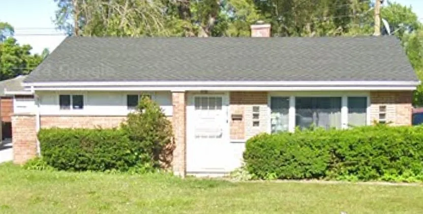 1387 Price Ave photo 1