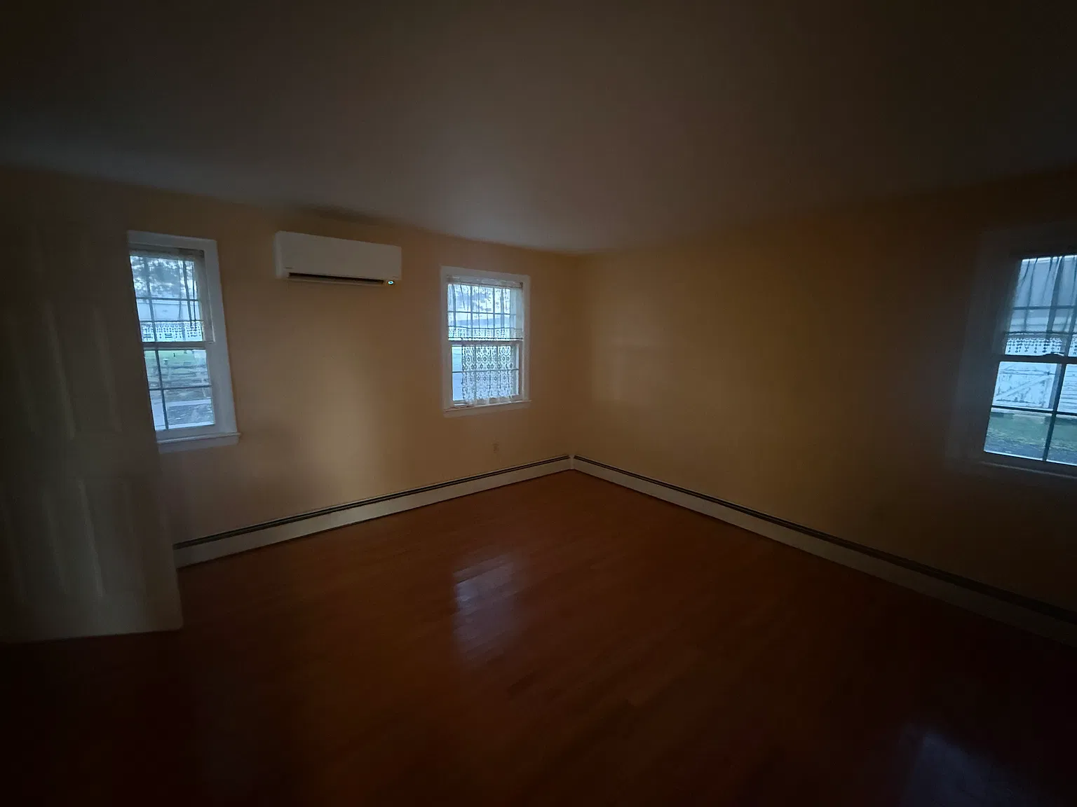 3 bed, 2600 sqft, $2,200 — Photo 3