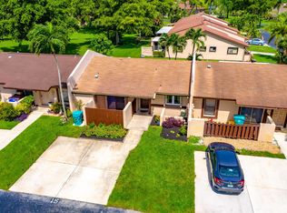 15 Knightsbridge Ln, Boynton Beach, FL 33426