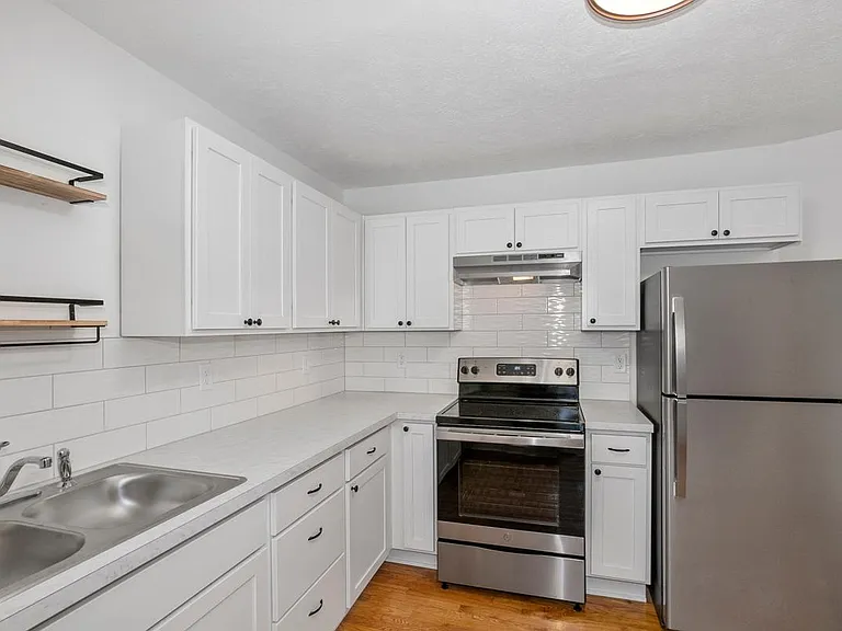 411 6th St NW #2 — Photo 4
