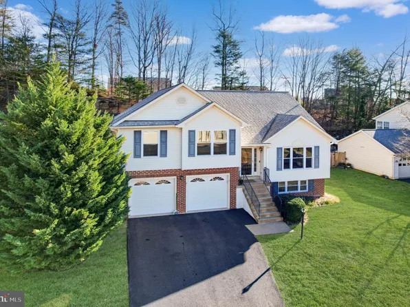 15611 Andover Heights Dr, Woodbridge, VA 22193