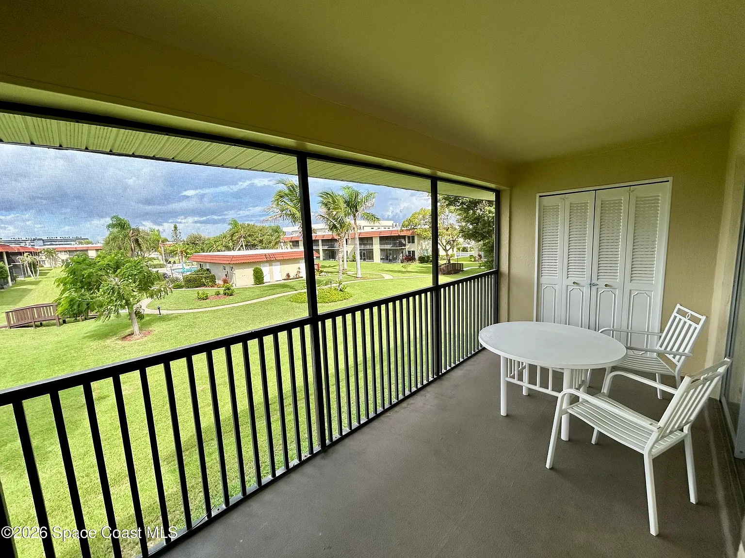 2 bed, 2.0 bath, 1030 sqft, $2,000 — Photo 3