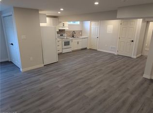 919 Marl Meadow Ct, Kitchener, ON N2R 1L4