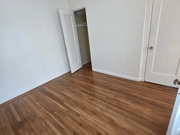 1142 McKinley Ave — Photo 5