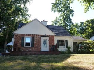 35 Renouf Dr, Rochester, NY 14624