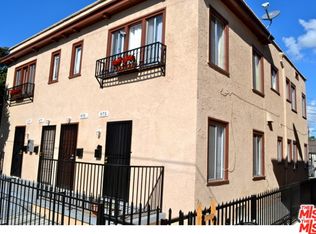 975 W 42nd Pl, Los Angeles, CA 90037