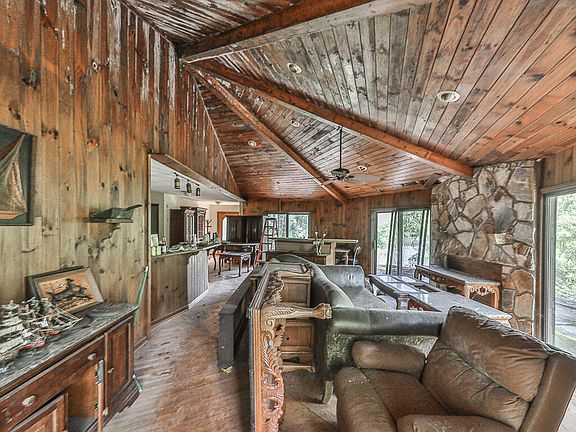 4th image of 80 Riverbend Cir