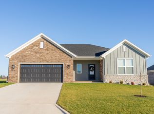 5459 E Wild Horse Dr, Springfield, MO 65802
