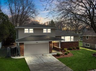 1255 Countryside Dr, Elgin, IL 60123
