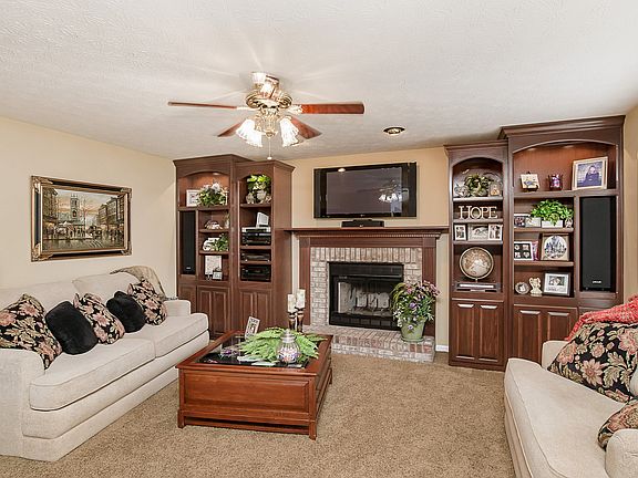 5th image of 734 Pioneer Woods Dr