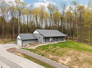 4214 Antioch Dr, Mesick, MI 49668