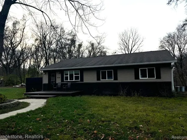 554 Sheridan Rd, Jackson, MI 49203