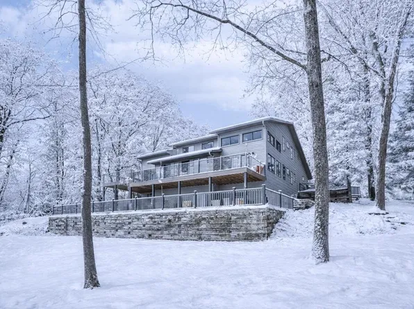 N5620 Thunderbird Road, Portage, WI 53901