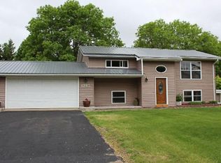 1295 Meadowbrook Ln NE, Sauk Rapids, MN 56379