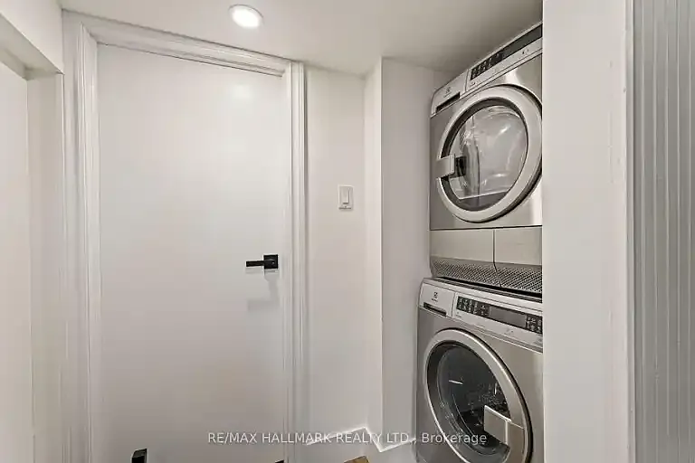 2 bed, 2.0 bath, 1050 sqft, $3,795 — Photo 4