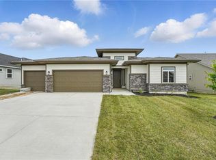 1833 Woodward Cir, Raymore, MO 64083