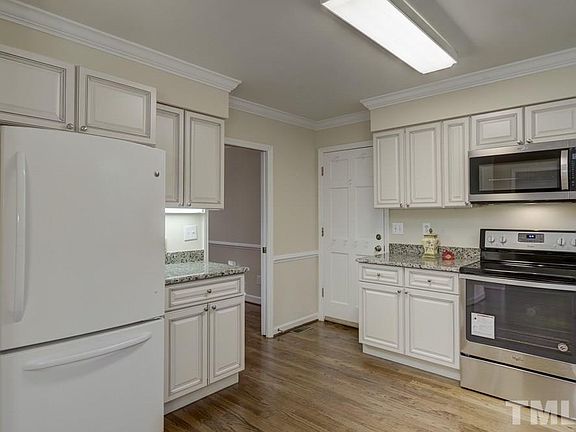 5th image of 107 Big Meadows Pl