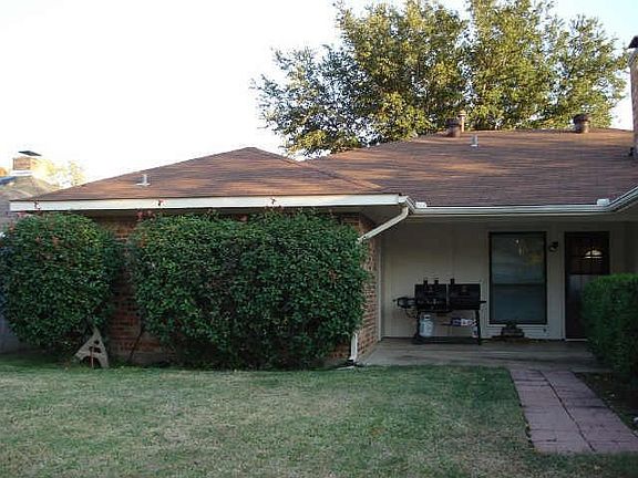 3rd image of 1301 W Park Dr