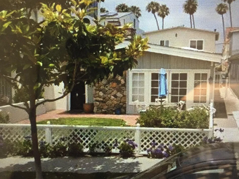 717 Heliotrope Ave