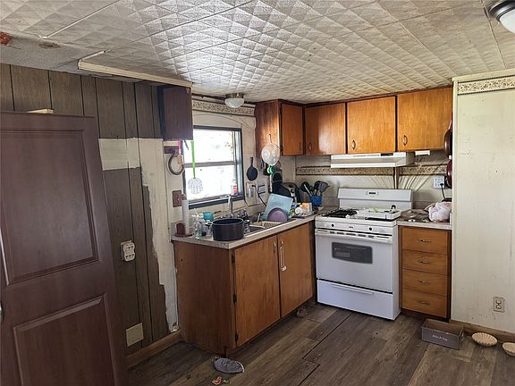 5th image of 1161 Davis Ct