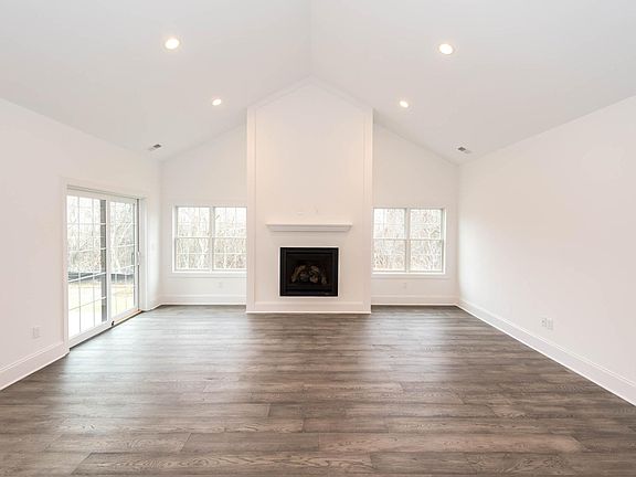 2nd image of 713 Northridge Dr