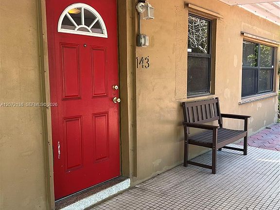 3rd image of 143 SW 22nd Ter