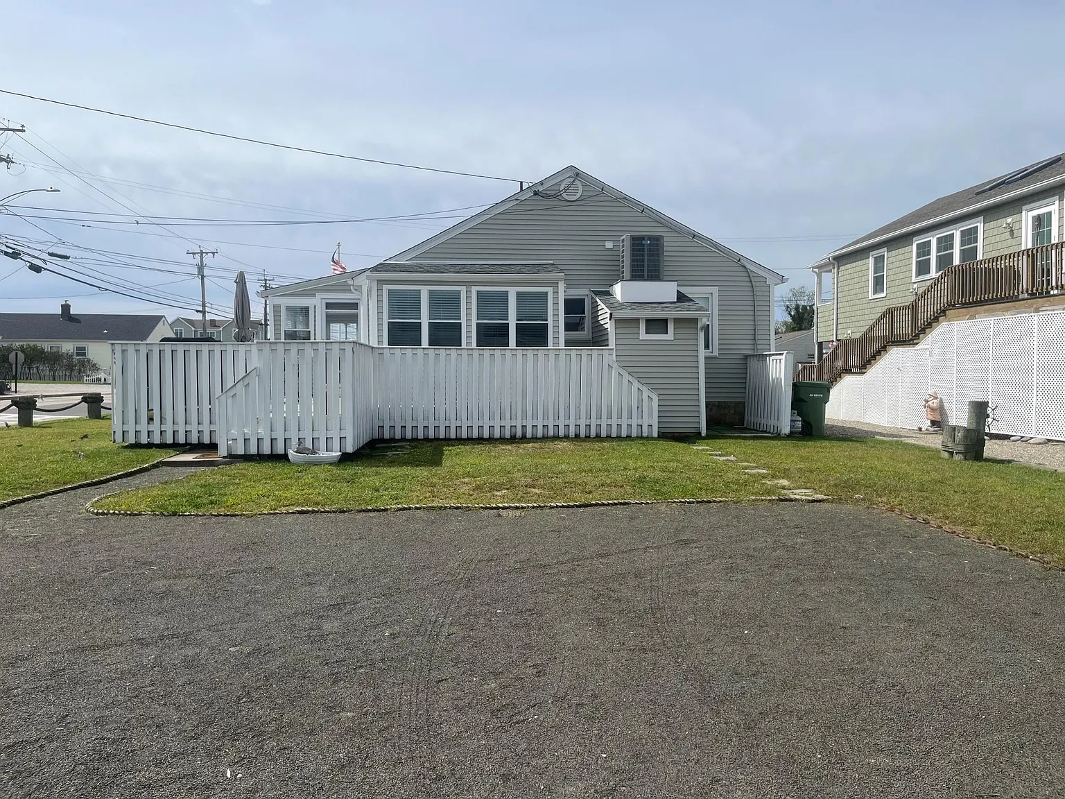 439 Seaside Ave — Photo 3