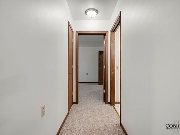 5th image of 610 Gray St #101