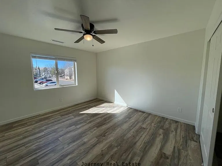3241 N Constance Dr — Photo 8