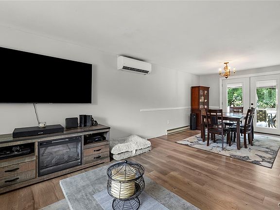 4th image of 8056 Beacon Hill Cir