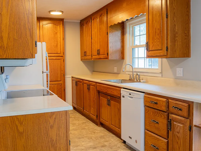 1444 N Mill Creek Rd — Photo 4
