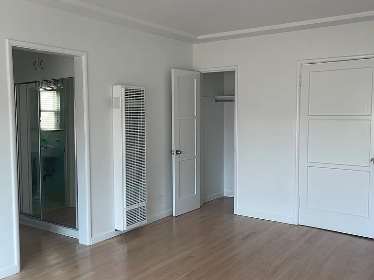 1849 N Harvard Blvd #4 — Photo 16
