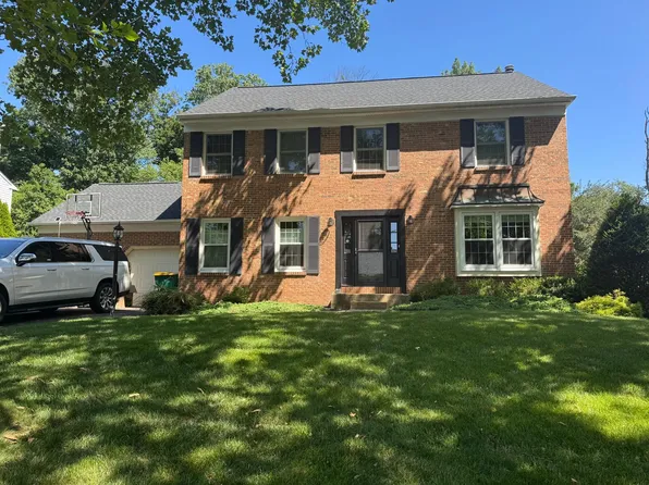 18 Steeplechase Dr, Doylestown, PA 18901
