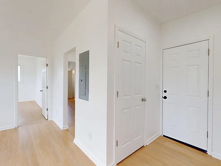 2550 Elyria Ave — Photo 53