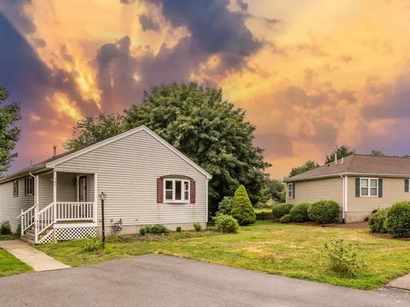 188 Crystal Water Dr Unit 188, East Bridgewater, MA 02333