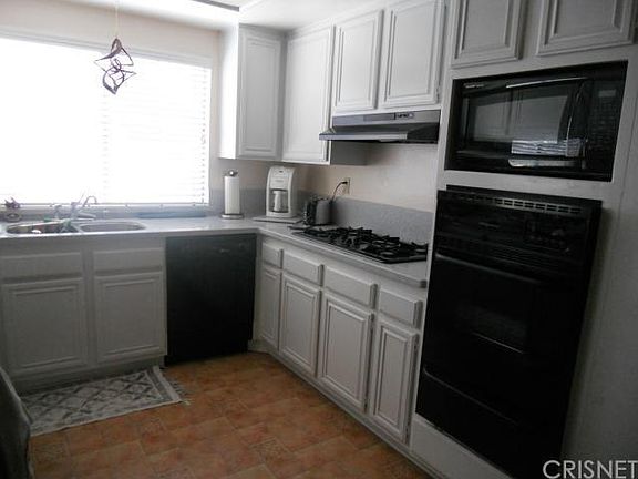 4th image of 22040 Strathern St Unit 9