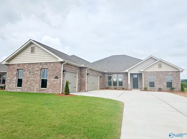 1075 Maplehurst St, Decatur, AL 35603