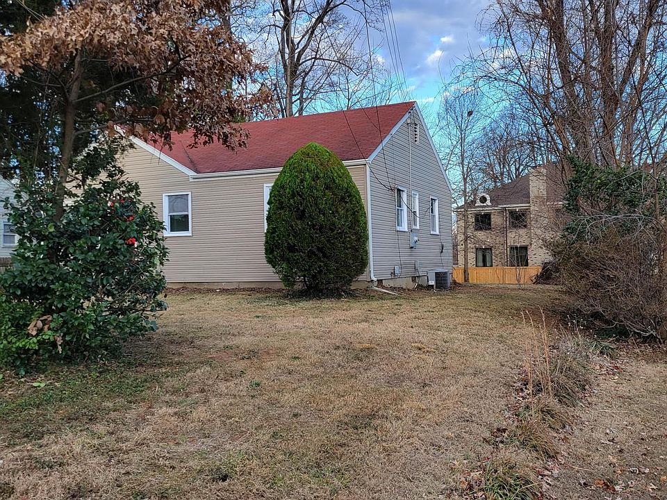 2nd image of 1917 Griffith Rd