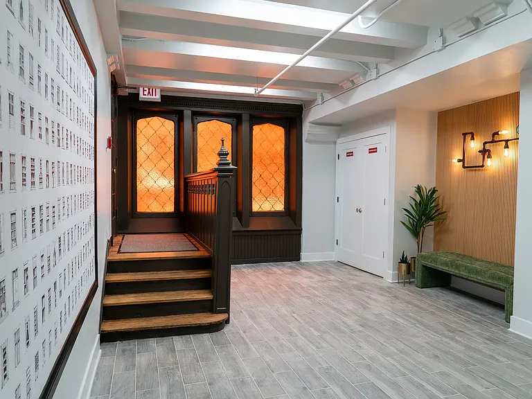3051 W Leland Ave — Photo 10