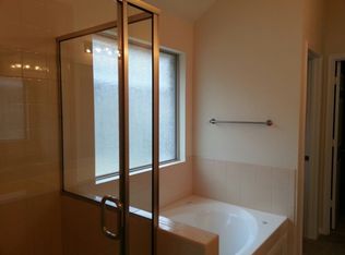 1015 Bluebird Ln, Garlan, TX 75042