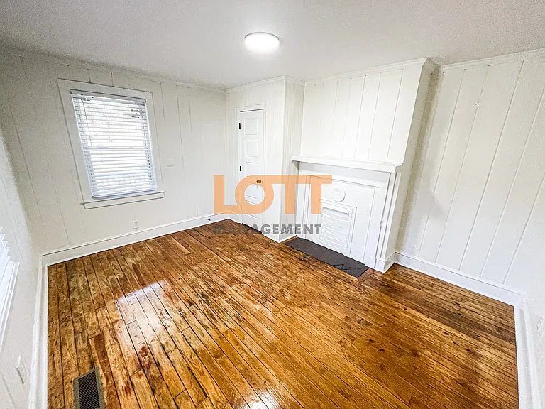 1 Hollywood Cir — Photo 20