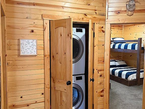 4th image of 830 Memory Ln